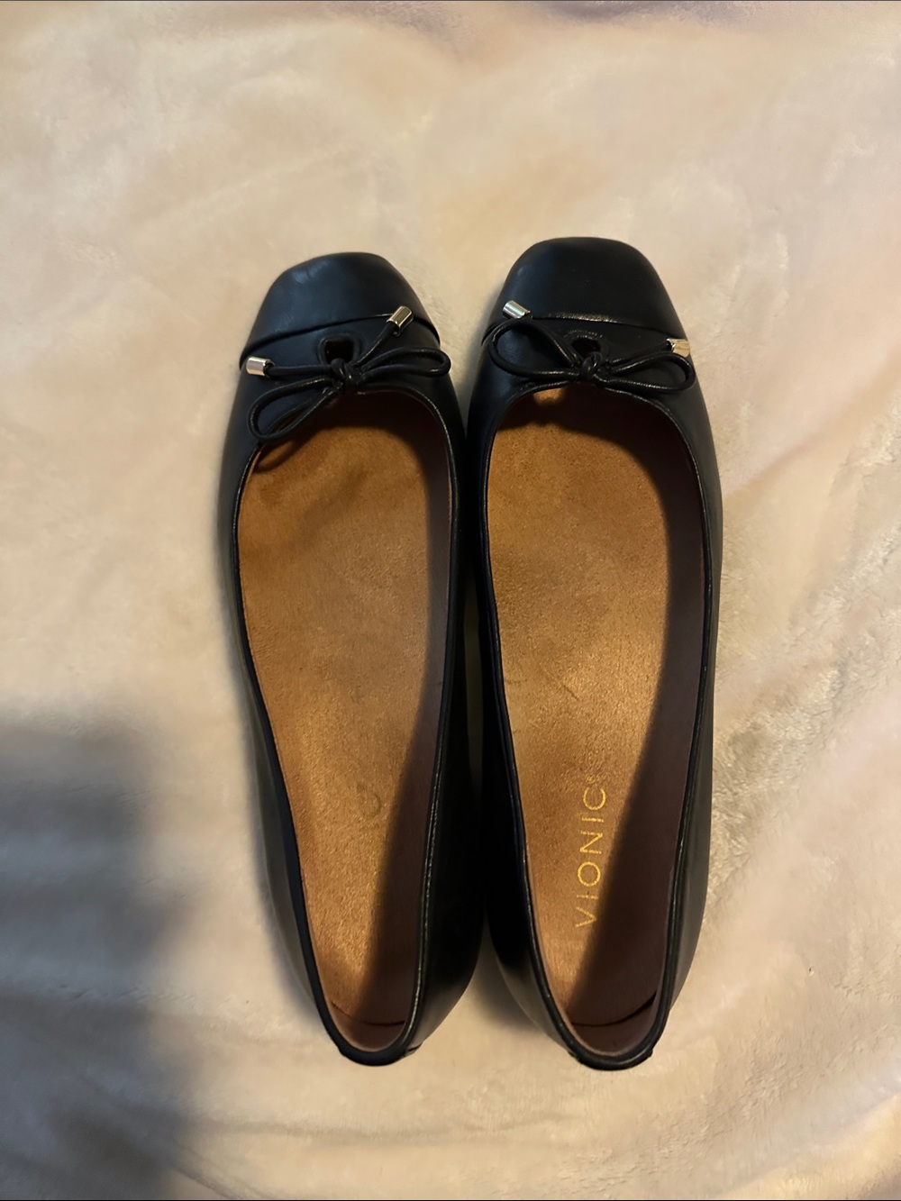 Vionic Black Ballet Flats with Bow